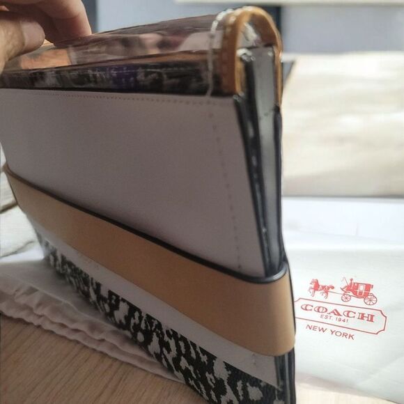 COACH 2013 BLEEKER MIXED MEDIA CLUTCH NWT And DUST BAG - Picture 4 of 13